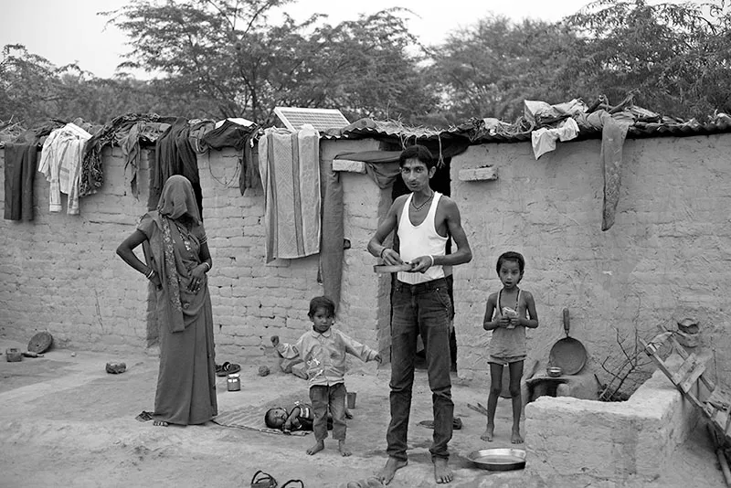 Migrant family from UP at the brickyard. </p>
<p>Mansa district, Punjab, India, 2014.
